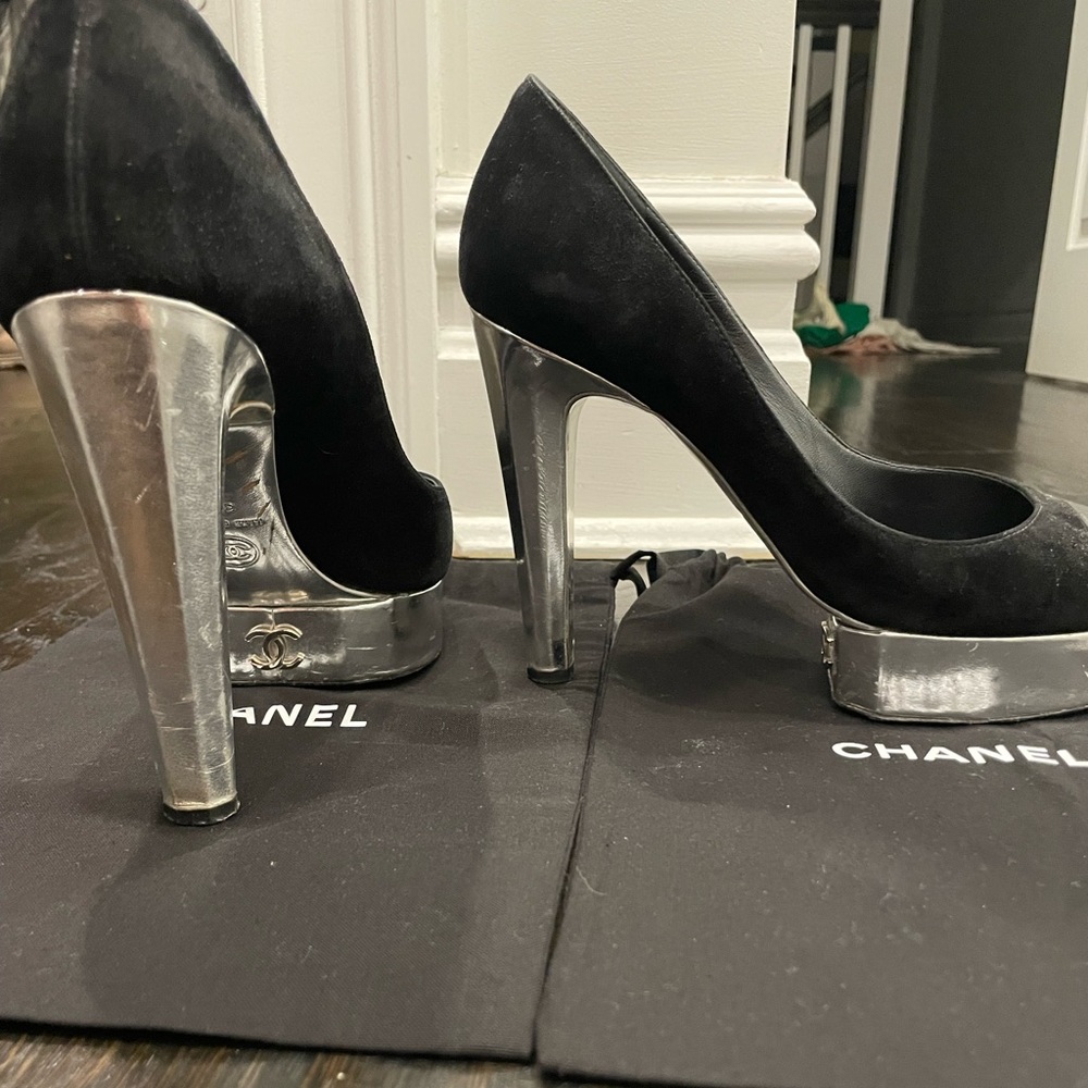 Chanel Platform Pumps in black suede leather and silver